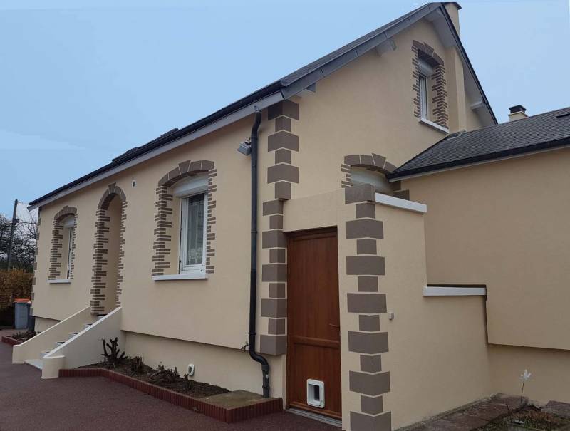 Isolation de maison contemporaine par l'extérieur avec ravalement de façade à Le-Mesnil-le-Roi proche de Maisons-Laffitte 78